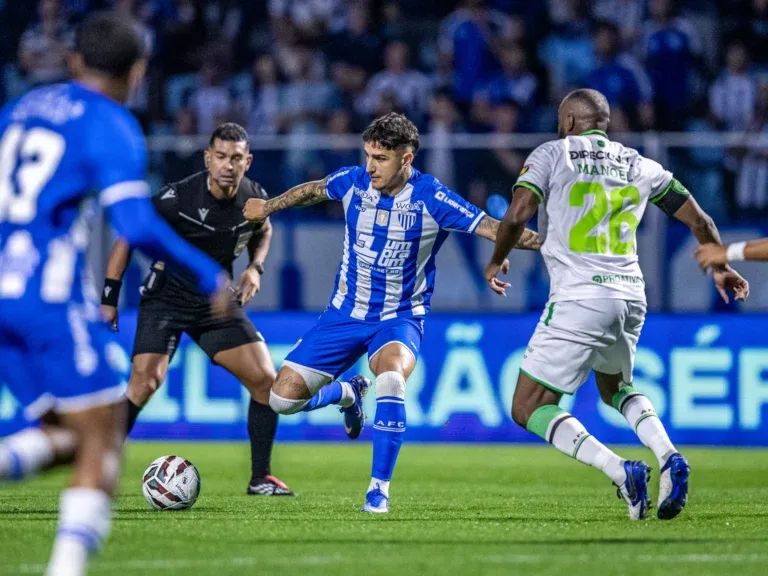 América-MG sofre revés