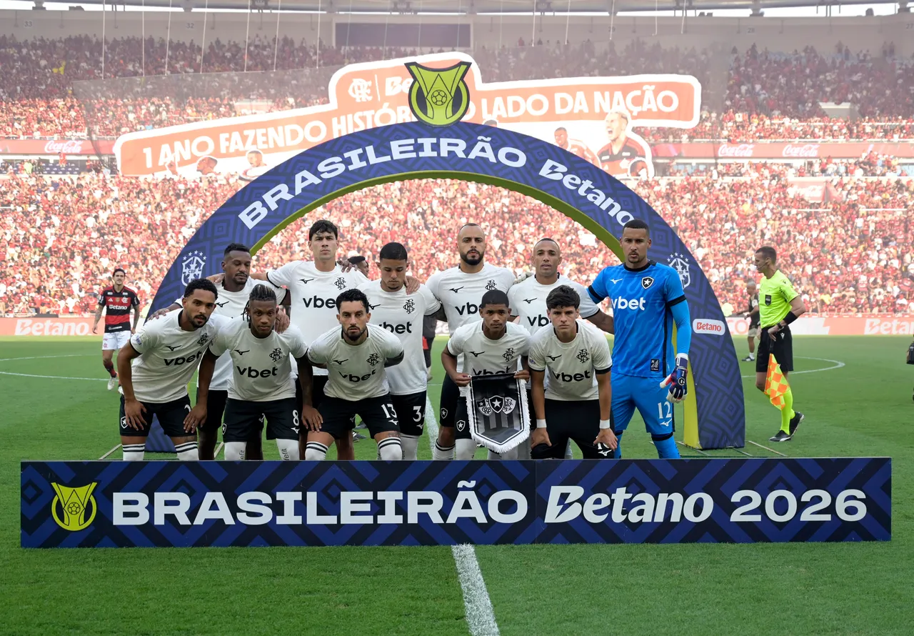 Botafogo oscila entre Libertadores e Z-4: Bellão e Marçal divergem