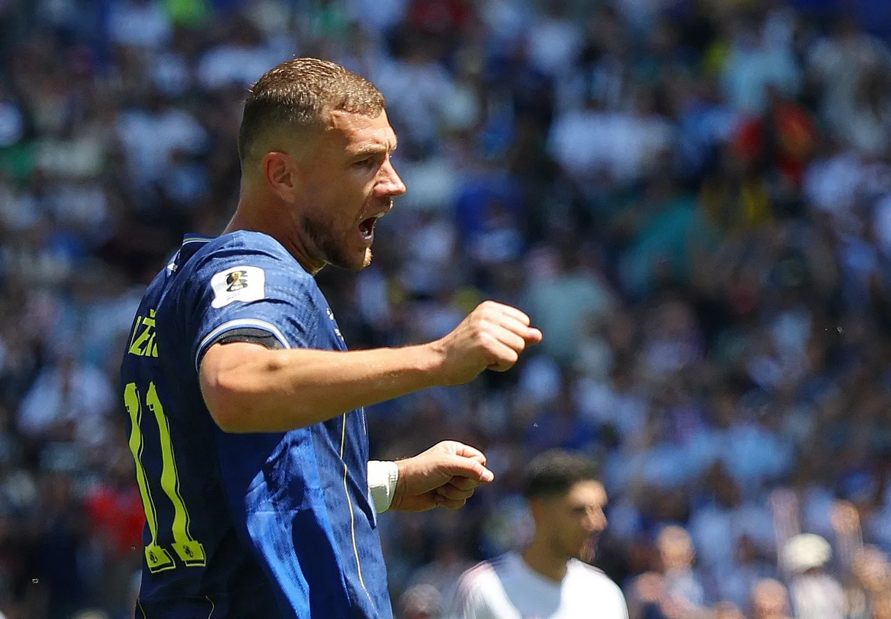 Edin Dzeko encerra era na seleção da Bósnia e deixa legado de 73 gols