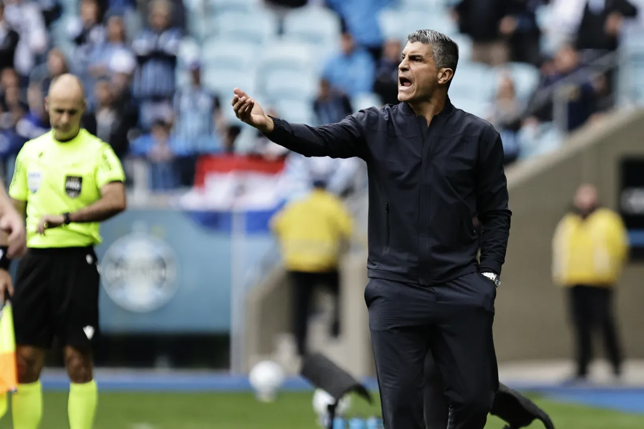 Vasco quebra jejum fora e avança na luta contra o rebaixamento