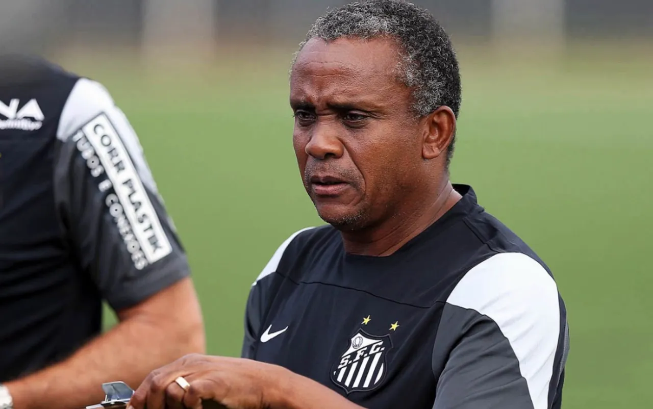 Juary assume comando