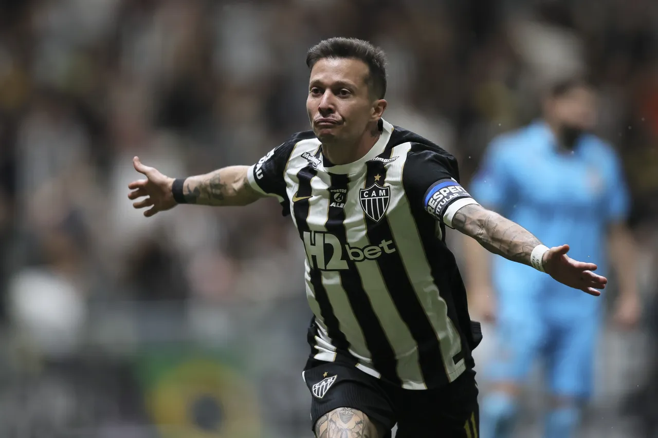 Bernard abre Atlético-MG com gol recorde e pressiona Santos