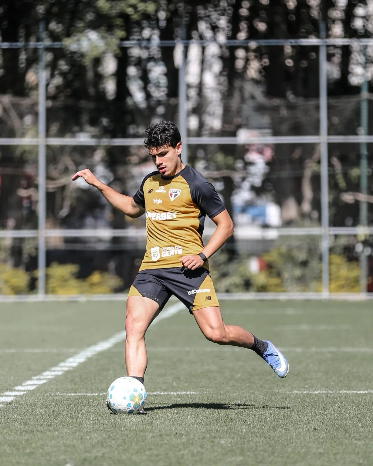 São Paulo libera Moreira