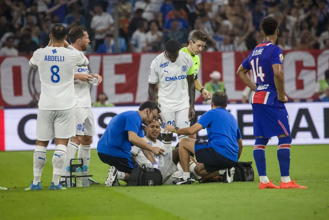 Igor Paixão garante estar livre de lesão após saída no clássico contra o PSG