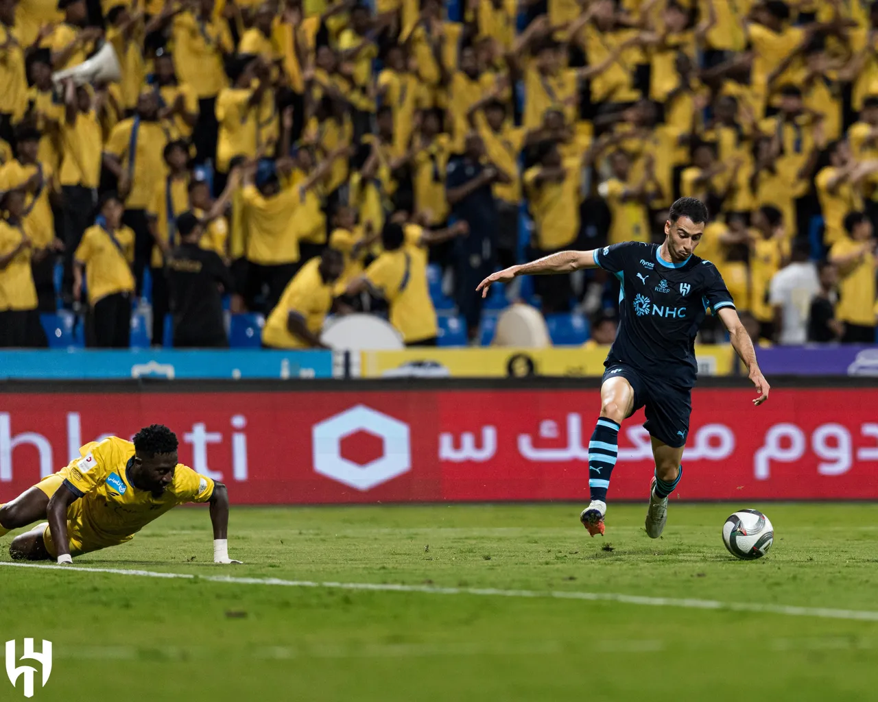 Martinelli explode no Al-Hilal e eleva equipe ao topo da Liga Saudita