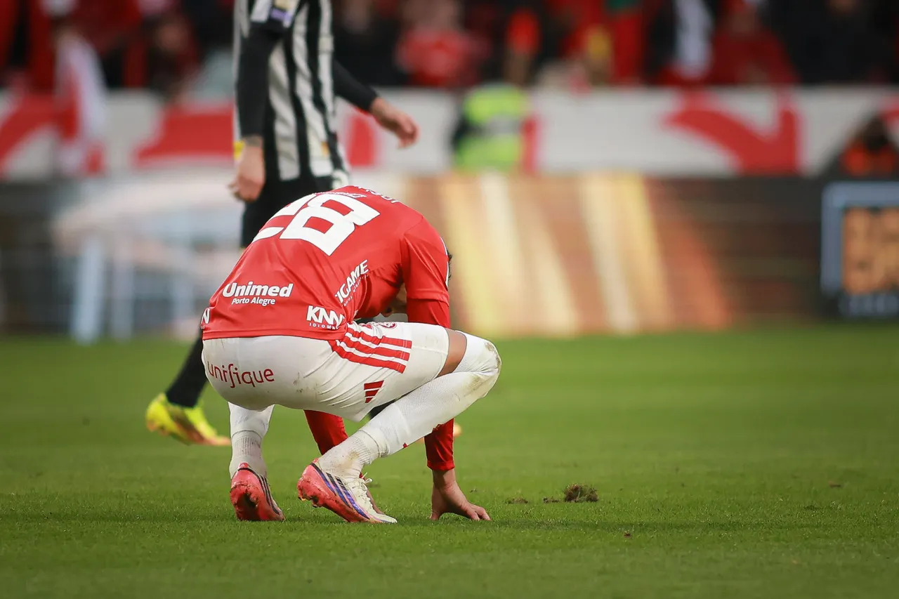 Inter afunda no Z4 e perde Copa: crise dentro e fora do Beira-Rio