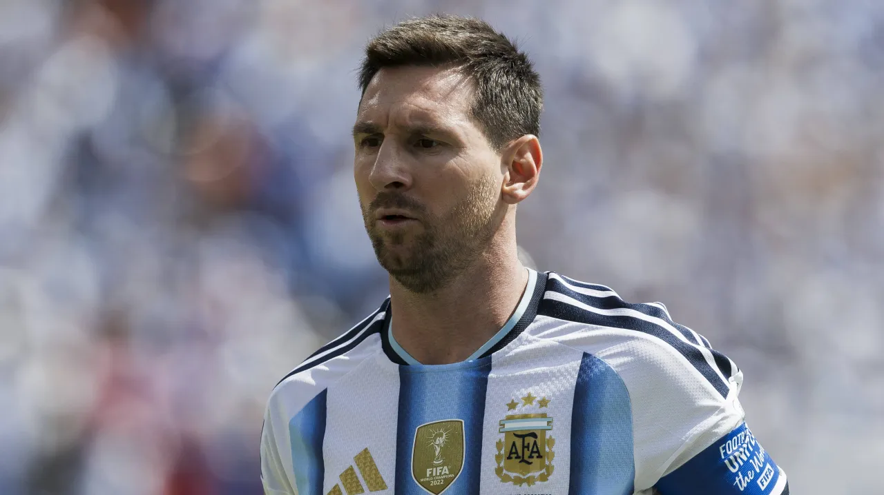 Newell's mantém esperança: Boero adia negociação para trazer Messi