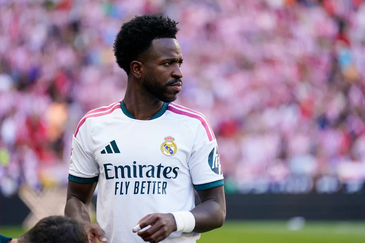 Nacho defende Vini Jr. e pede apoio da torcida no Bernabéu