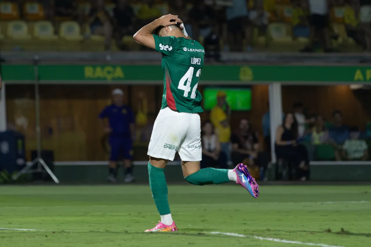 Palmeiras tropeça fora de casa e vê vantagem do Flamengo diminuir