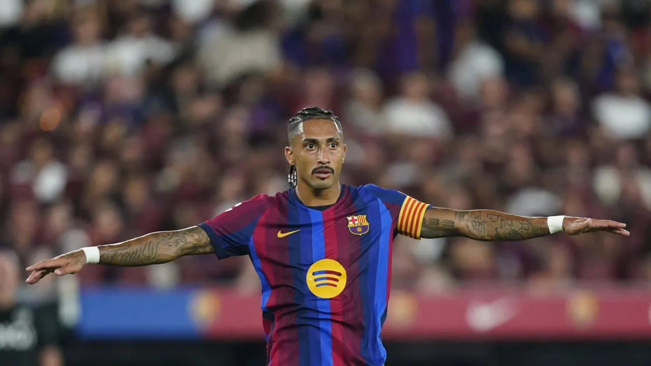 Raphinha lidera artilharia e assume a braçadeira do Barcelona em 2026/27