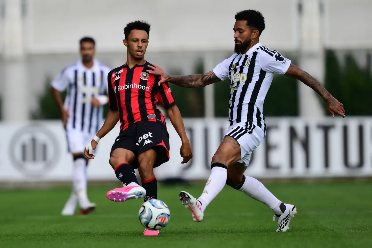 Juventus vence Nice com gol de Douglas Luiz