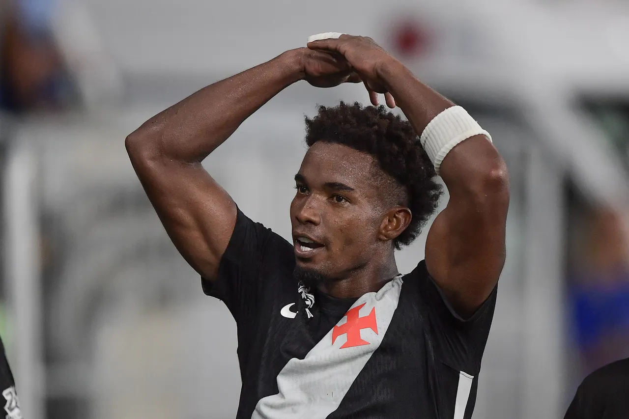 Thiago Mendes declara amor ao Vasco após vitória histórica sobre o Coritiba