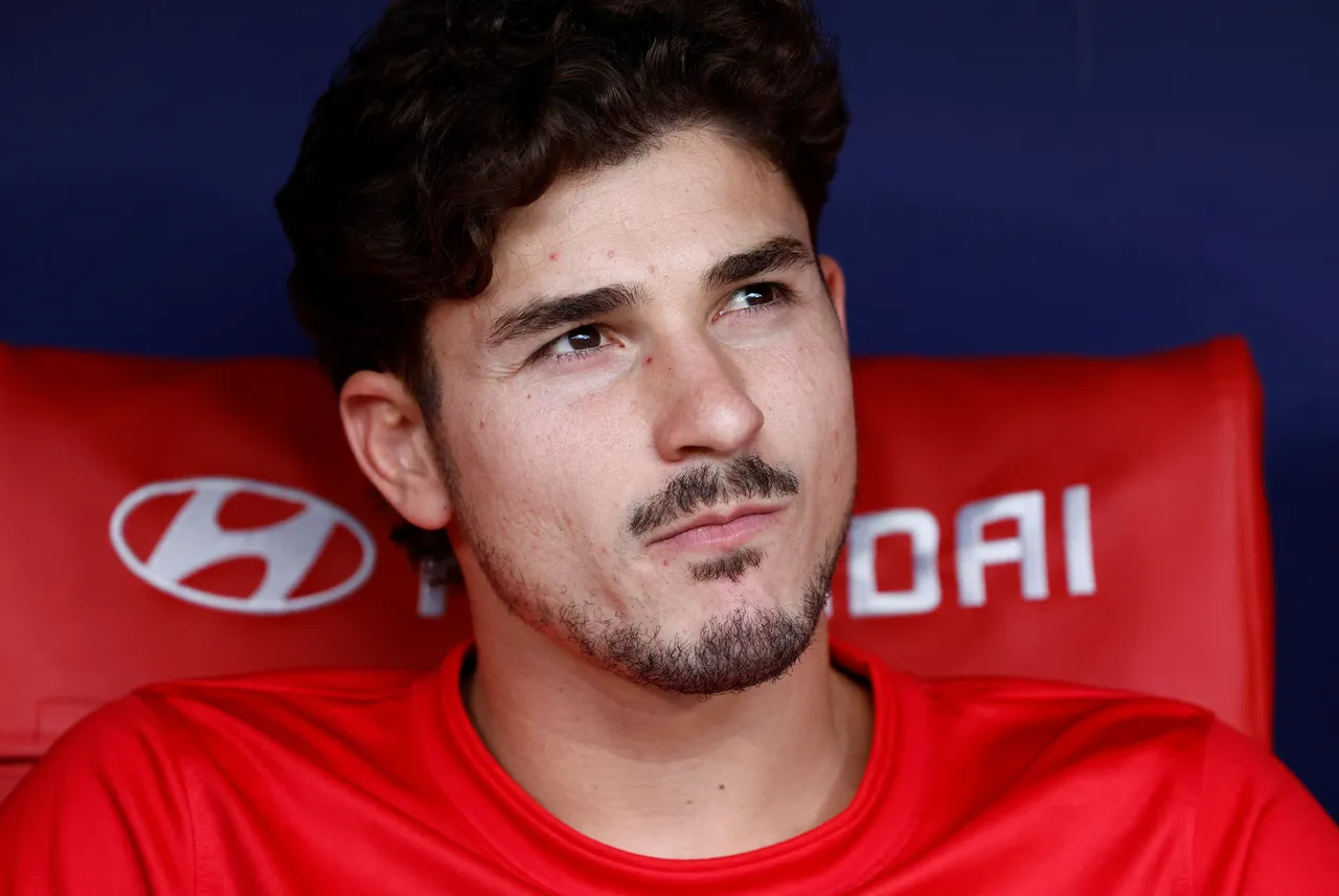 Deco desmente pressão Barça sobre Julian Álvarez e confirma proposta