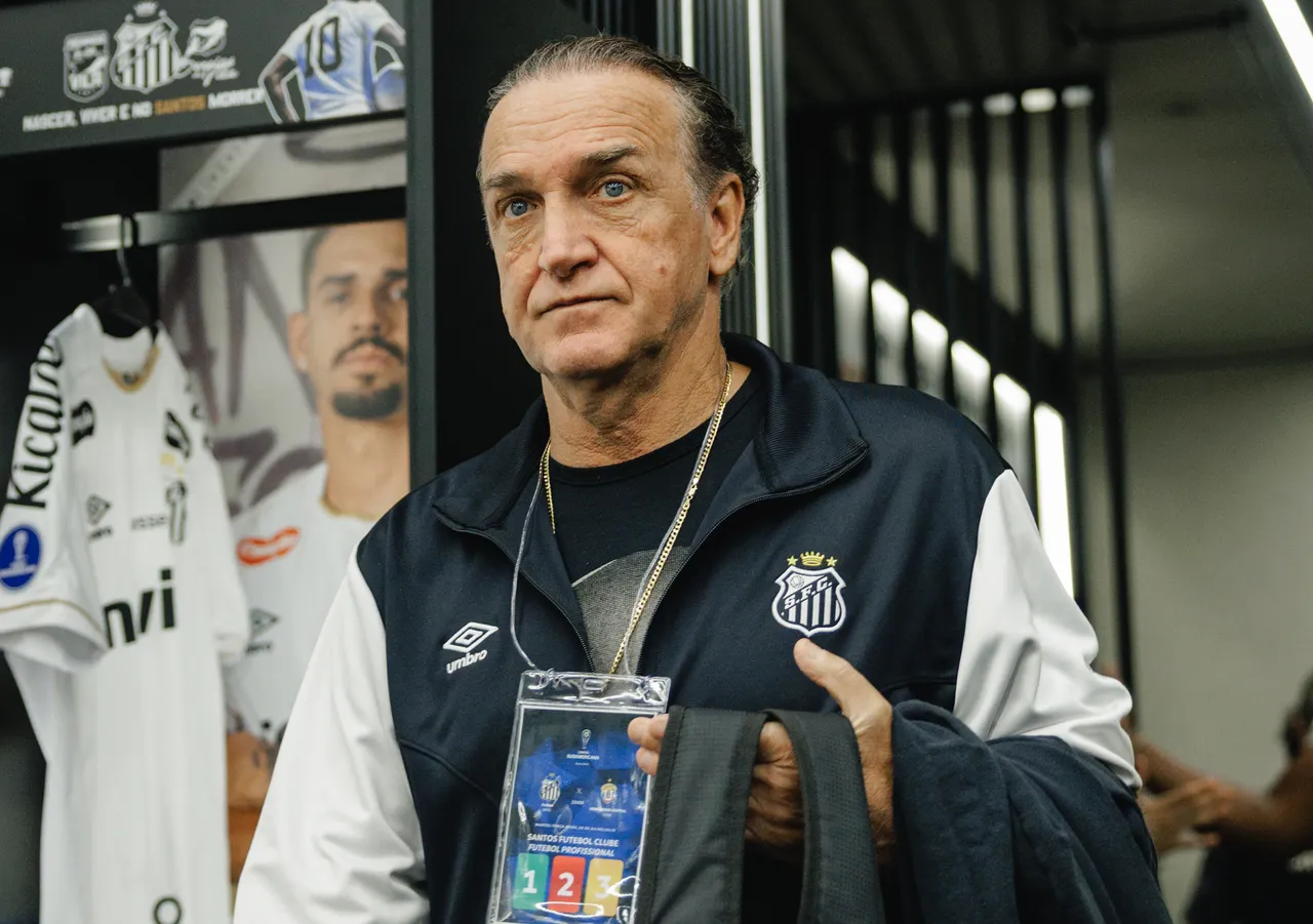 Cuca lamenta empate do Santos