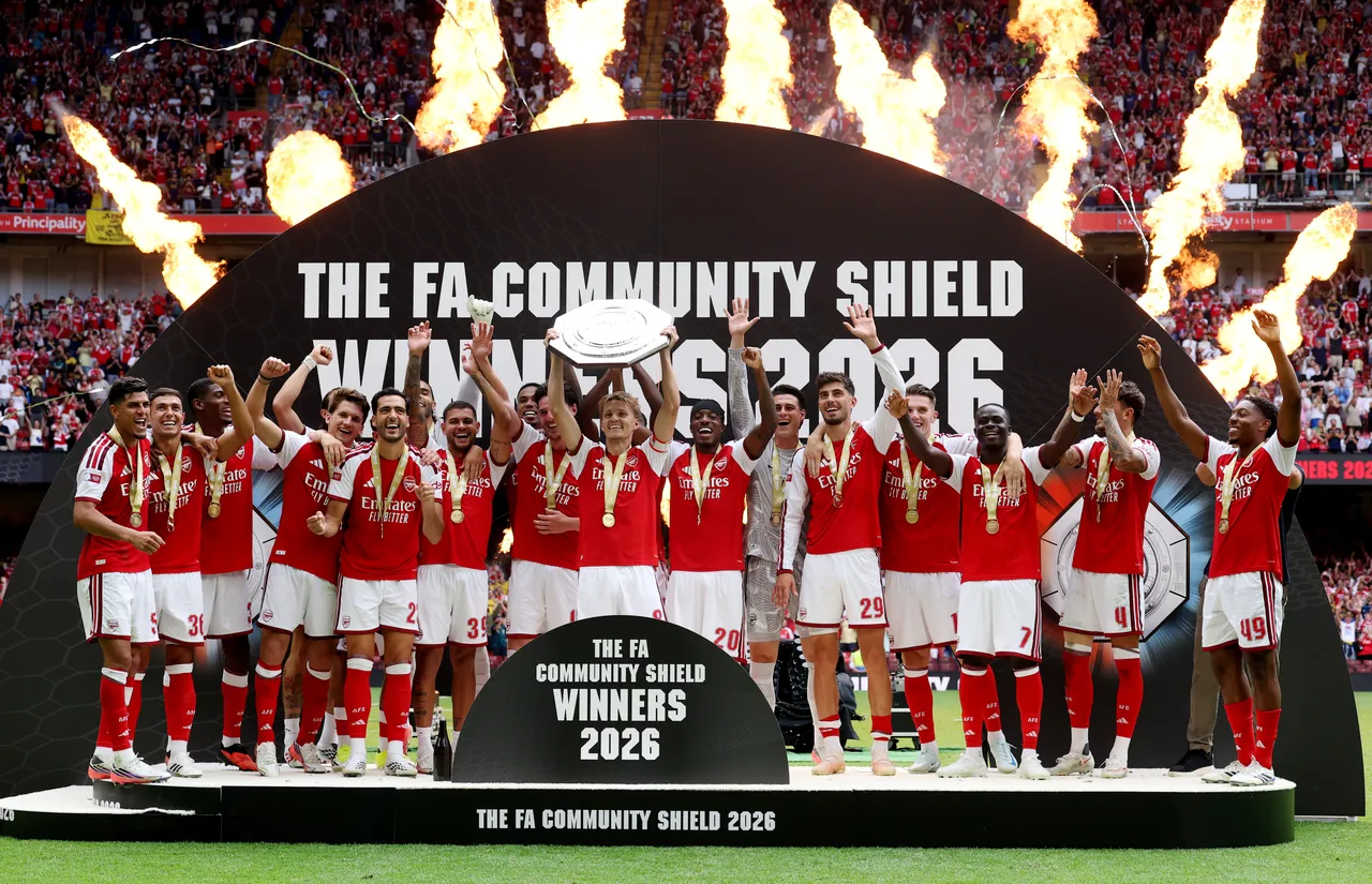 Arsenal tenta consolidar liderança europeia contra Napoli na estreia da Champions