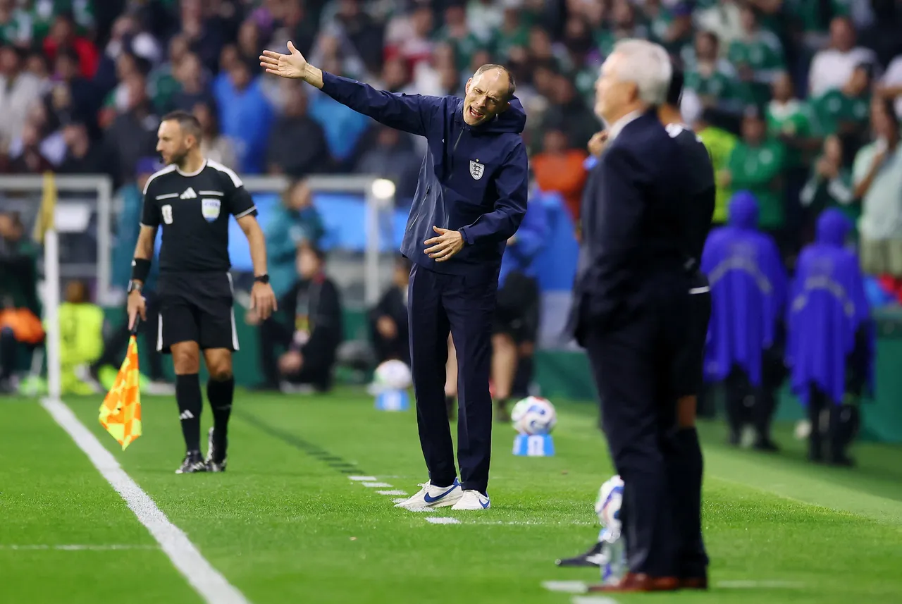 Tuchel detona arbitragem