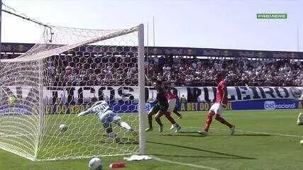 Flamengo garante Juliano Viana em troca de Wallace Yan