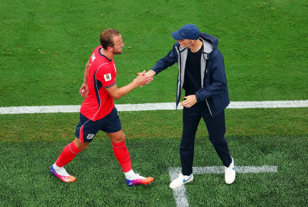 Inglaterra avança