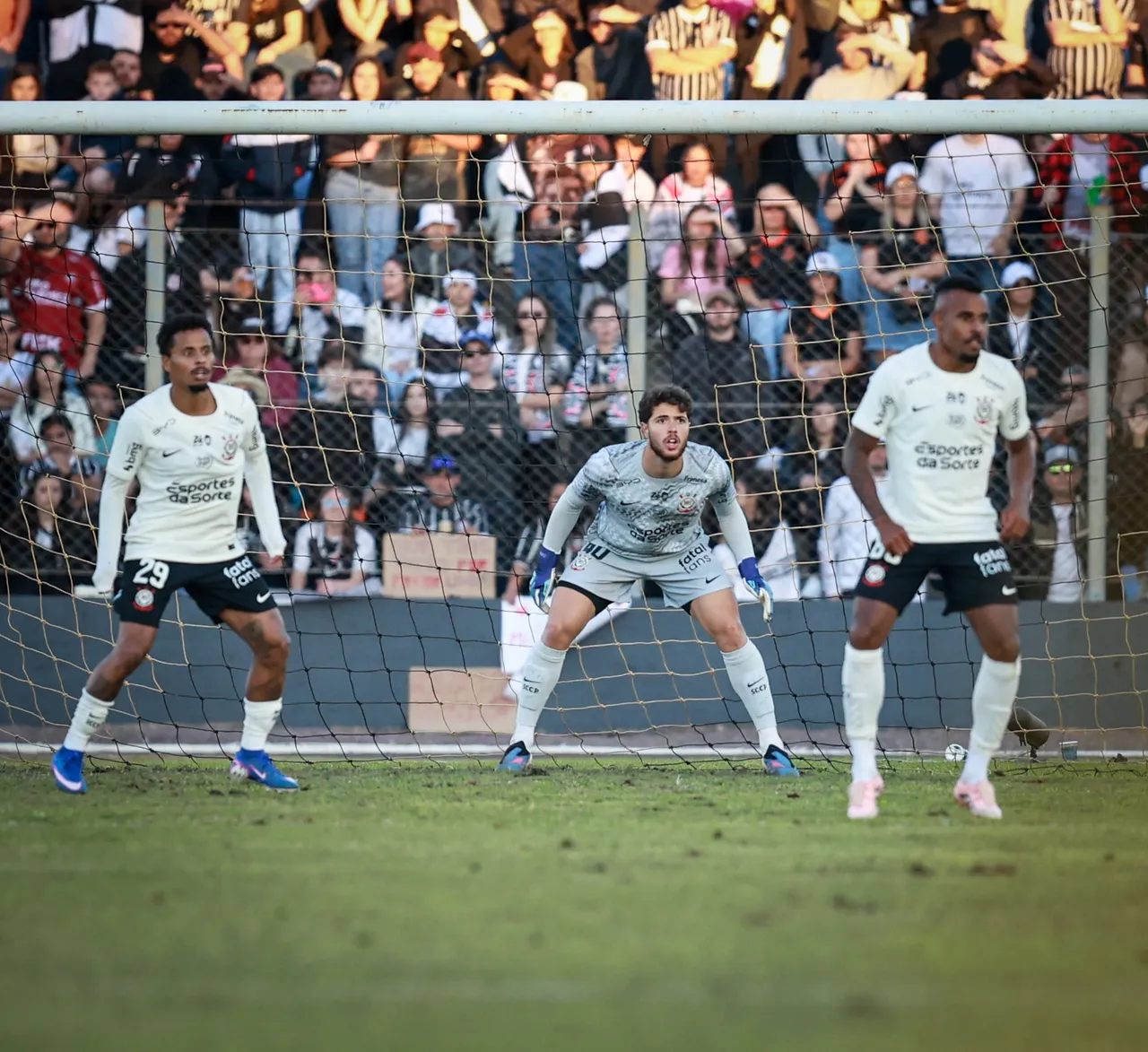 Corinthians busca vitória