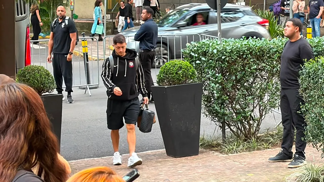 Corinthians chega em Porto Alegre
