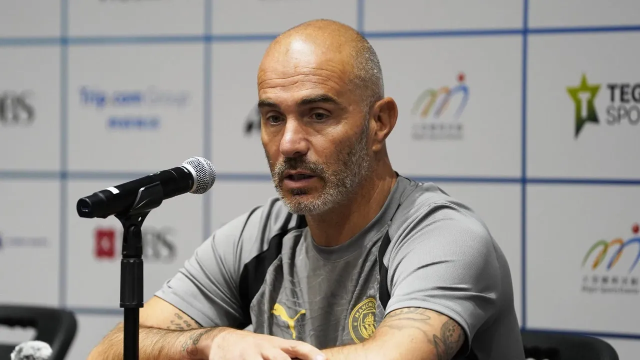 Maresca estreia com empate