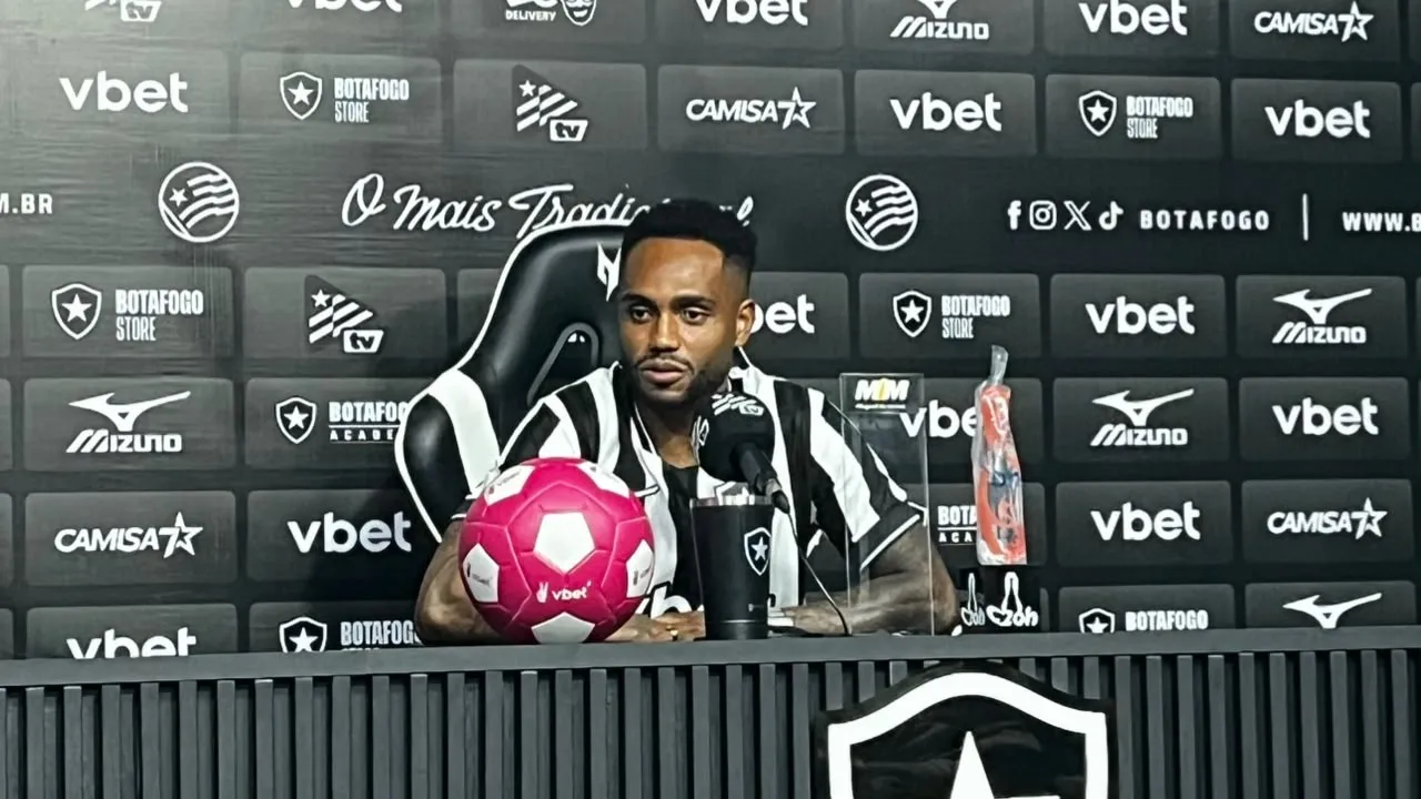 Danilo Pereira se apresenta