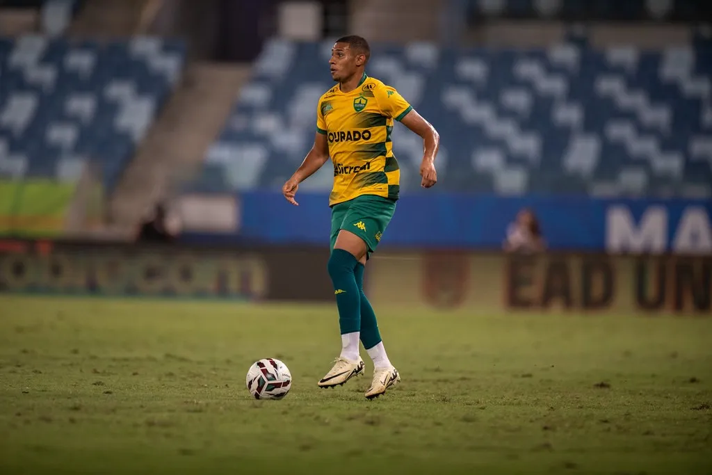 Eduardo Barros destaca impacto das contratações na vitória do Cuiabá
