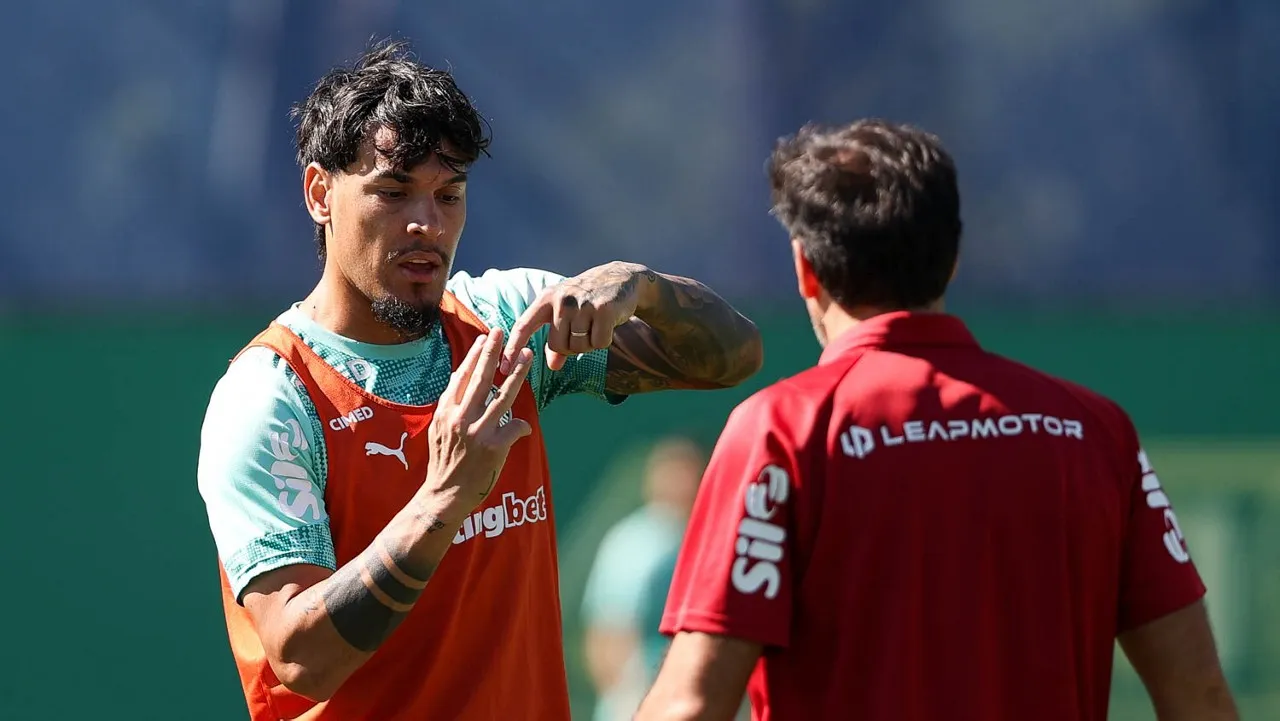 Palmeiras blinda espinha dorsal