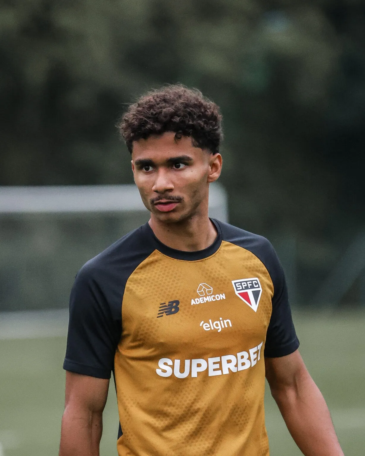 Pedro Lima chega e ameaça sequência de Lucas Ramon no São Paulo