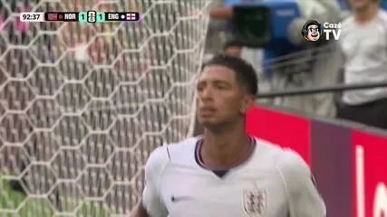 Pai de Haaland critica árbitro