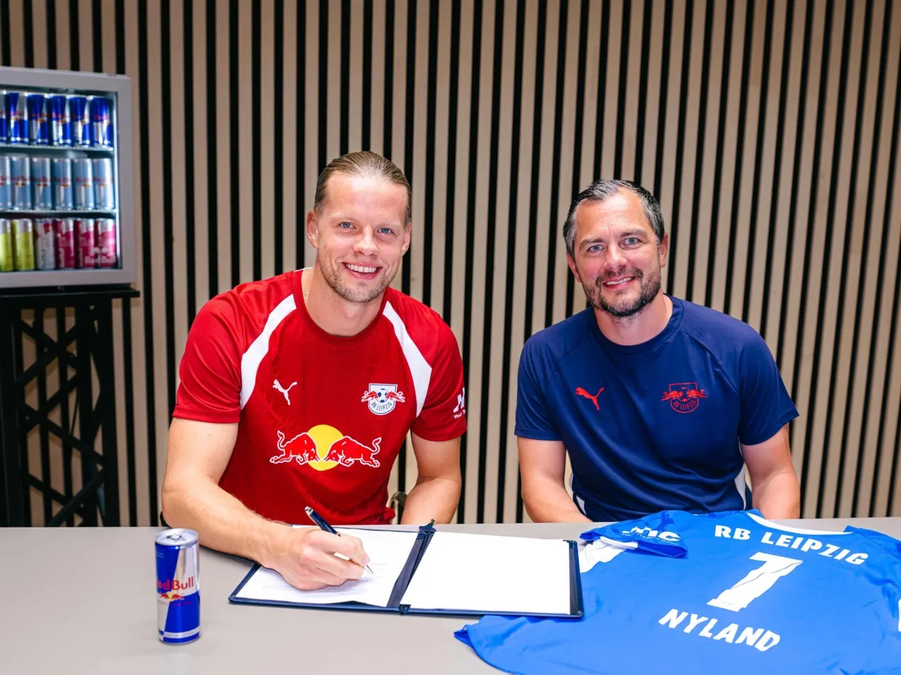 Nyland assina com RB Leipzig