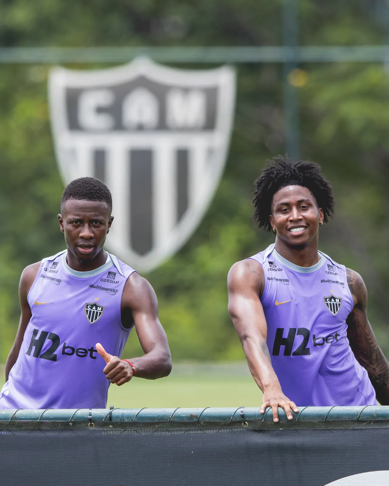 Atlético-MG adia retorno de trio