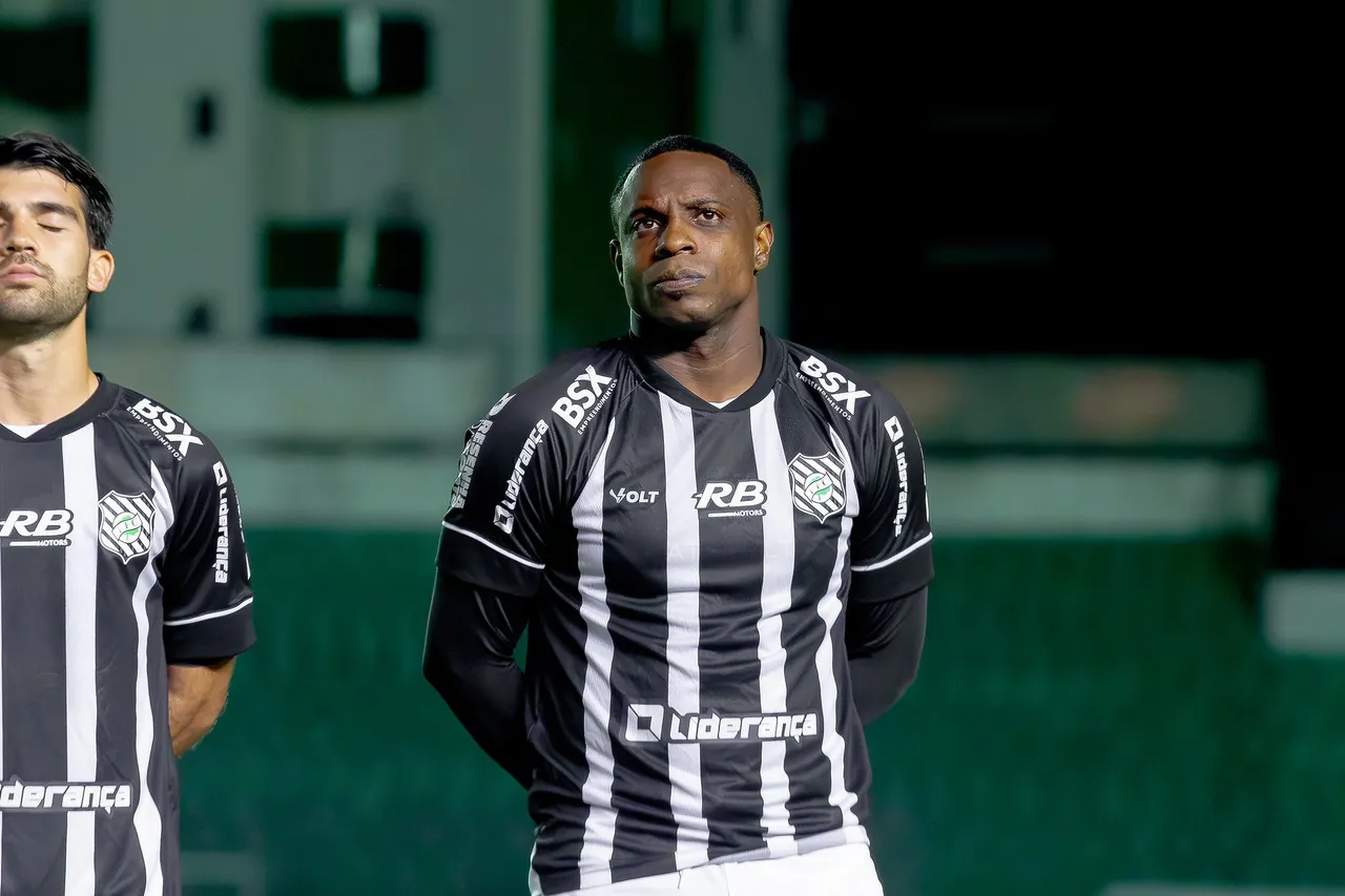 Figueirense arrisca perder quatro titulares contra Inter de Limeira