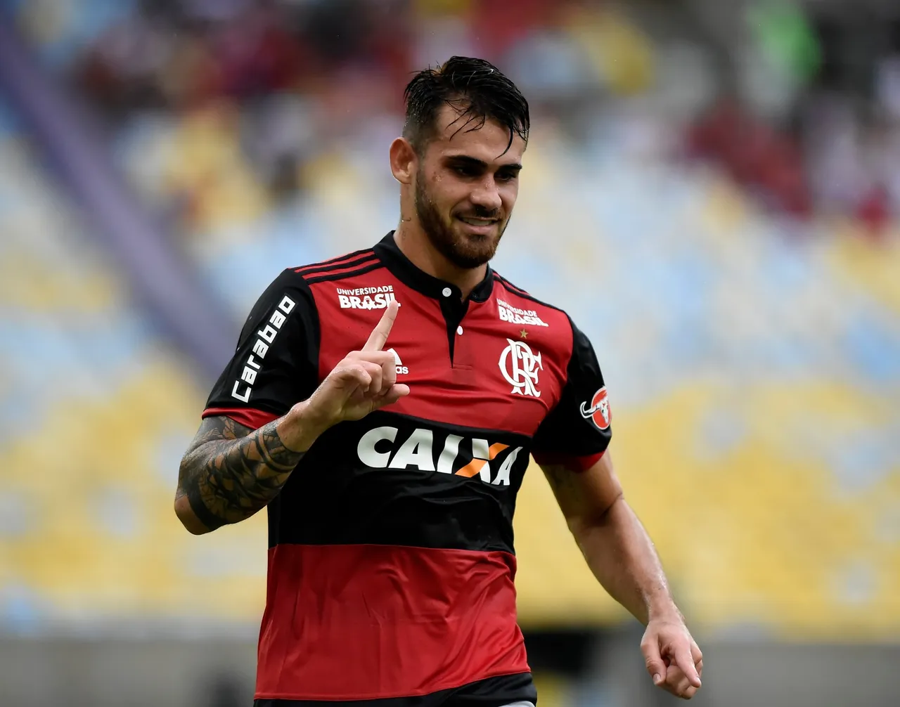 Avaí contrata Felipe Vizeu