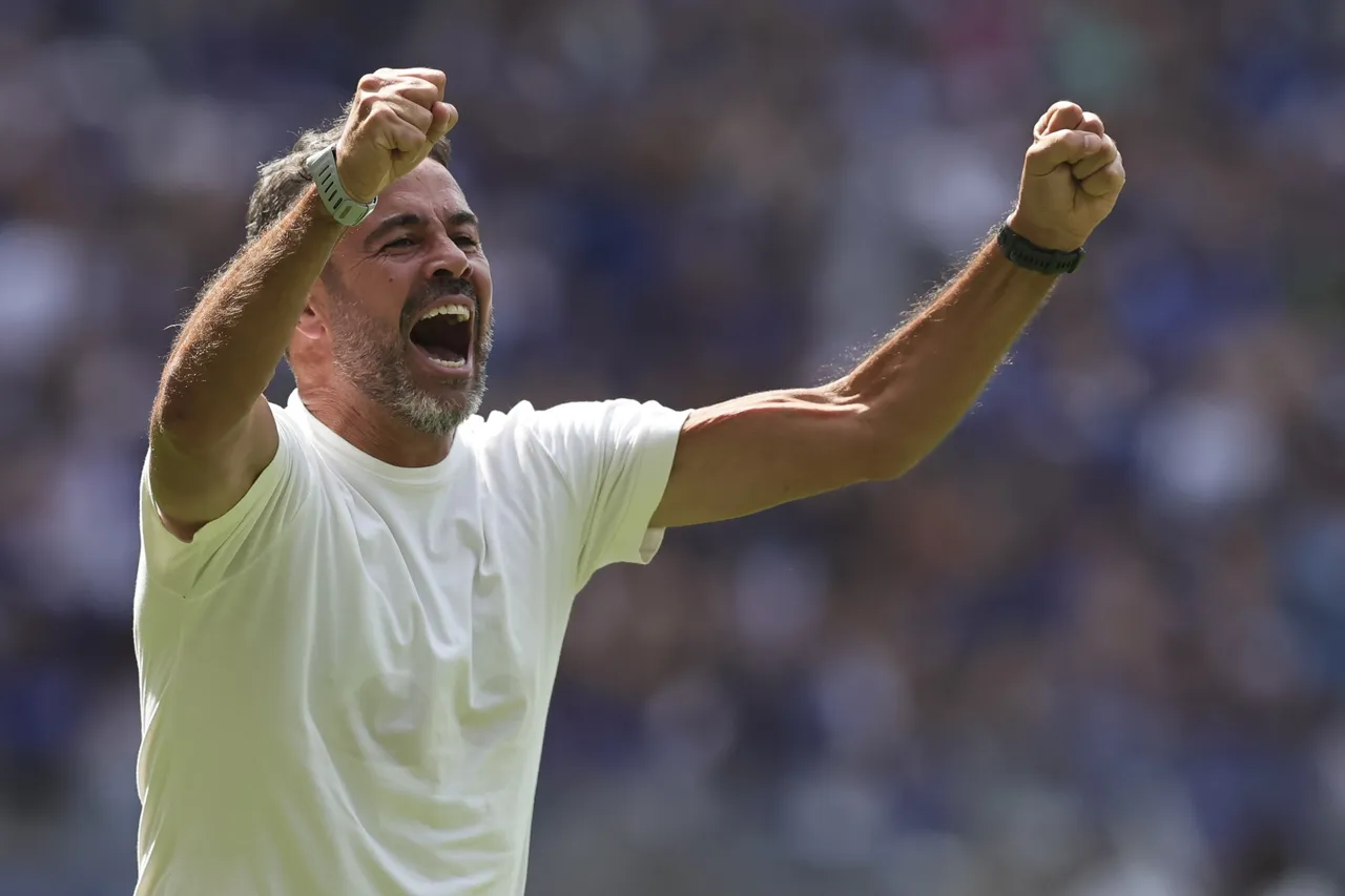 Artur Jorge celebra guinada do Cruzeiro
