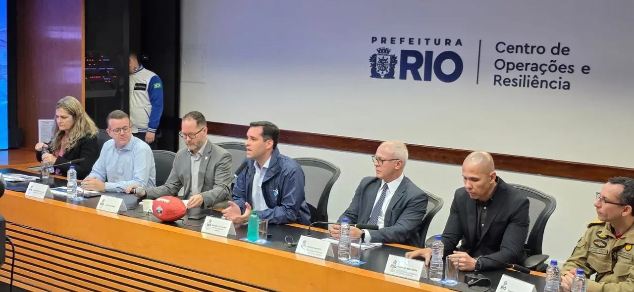 Prefeito do Rio impõe protocolo da NFL ao Maracanã como final de Copa