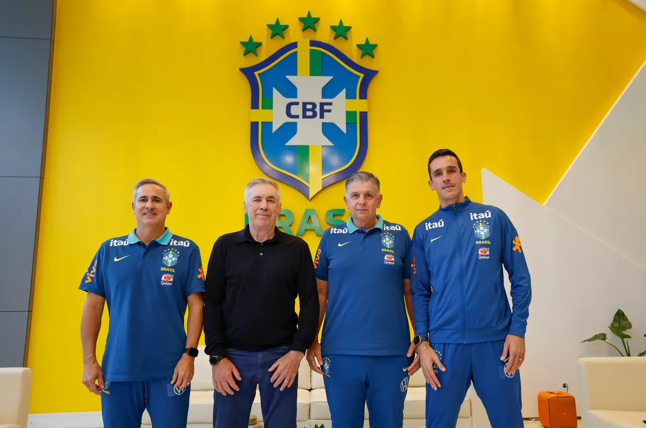 Ancelotti se reúne com técnicos