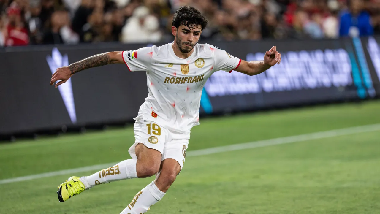 Scaloni aposta em Santiago Simón e desafia Giay na lateral direita