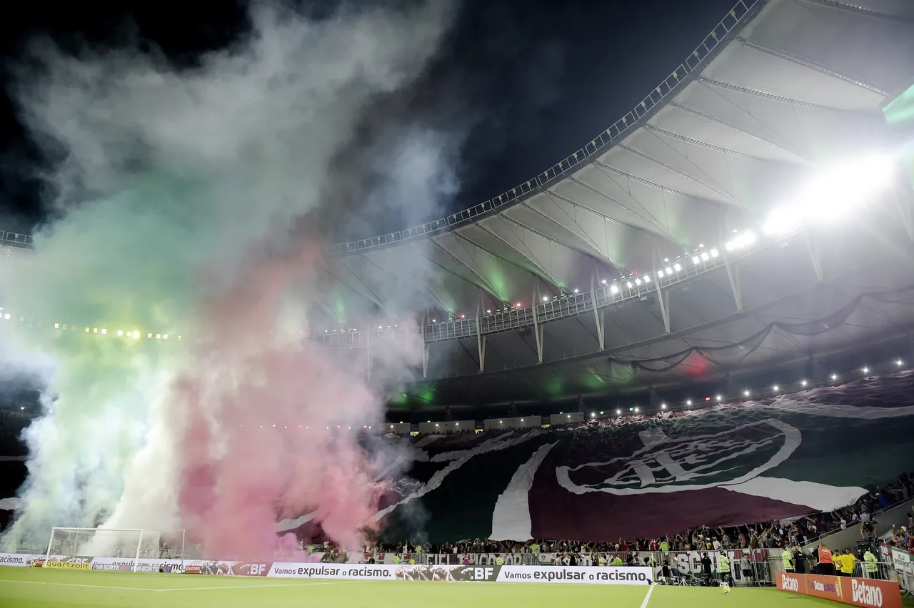 Hulk estreia no Fluminense