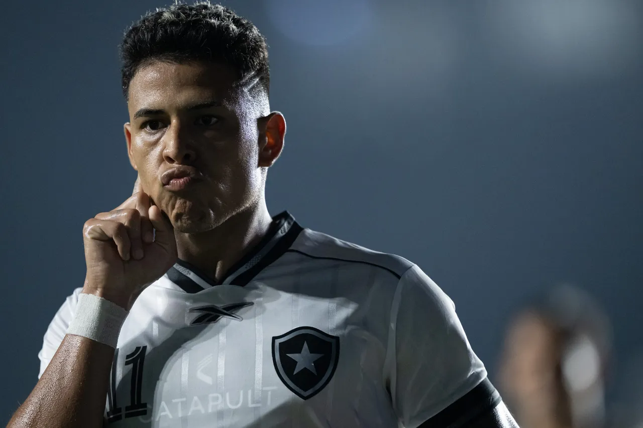 Dínamo Moscou desiste de Matheus Martins; Botafogo pode processar