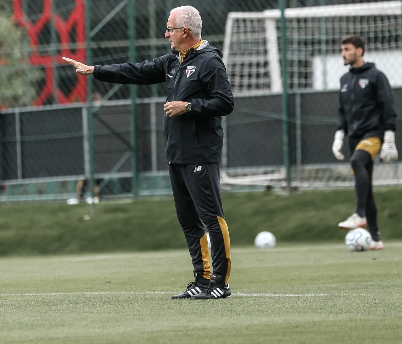Dorival Júnior alcança marca