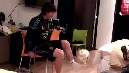 Filho de Messi cheira camisa e viraliza após título da Copa dos Campeões