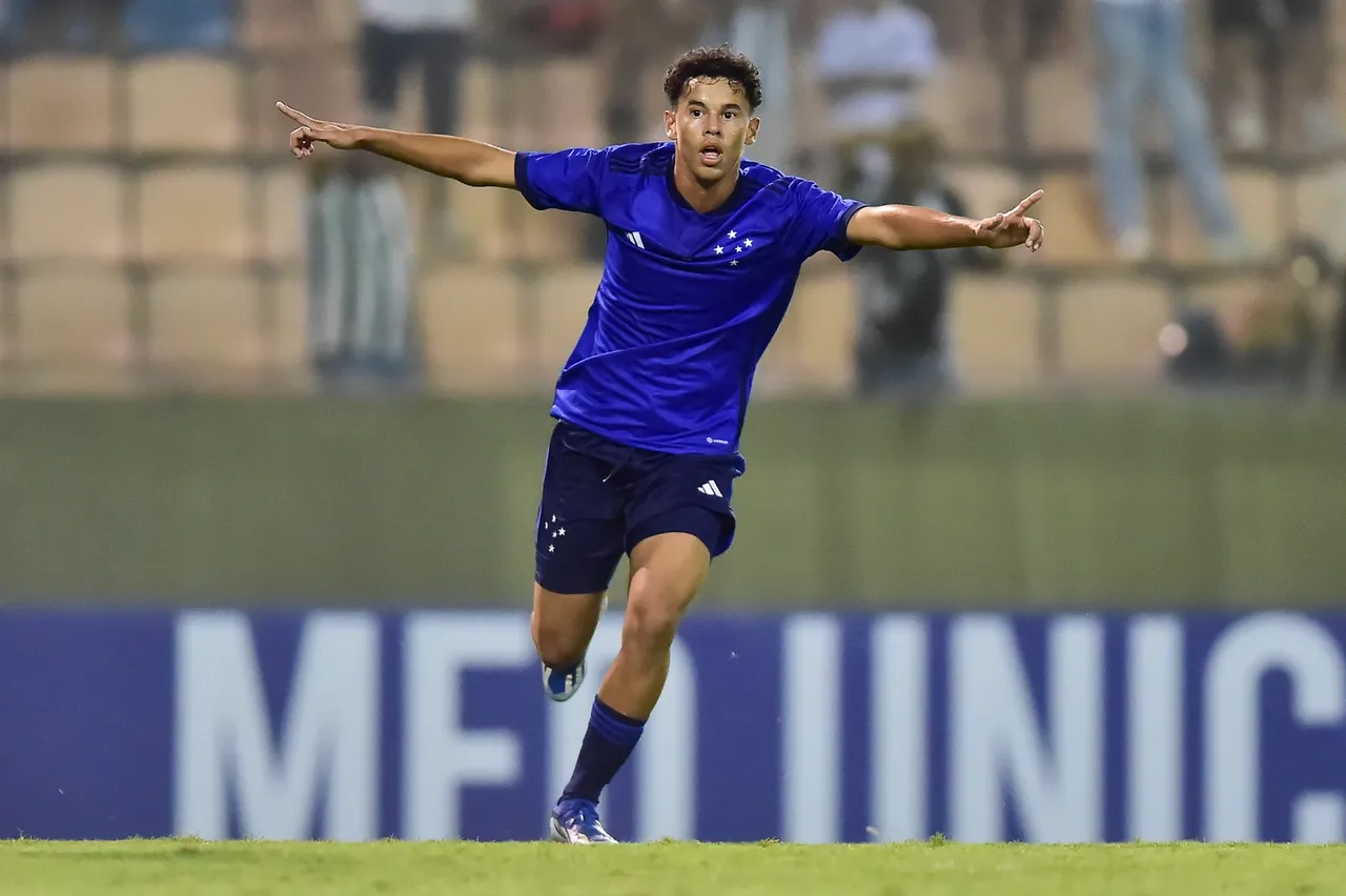 Cruzeiro entra na Justiça contra agente que quer vender Rhuan Gabriel ao Palmeiras