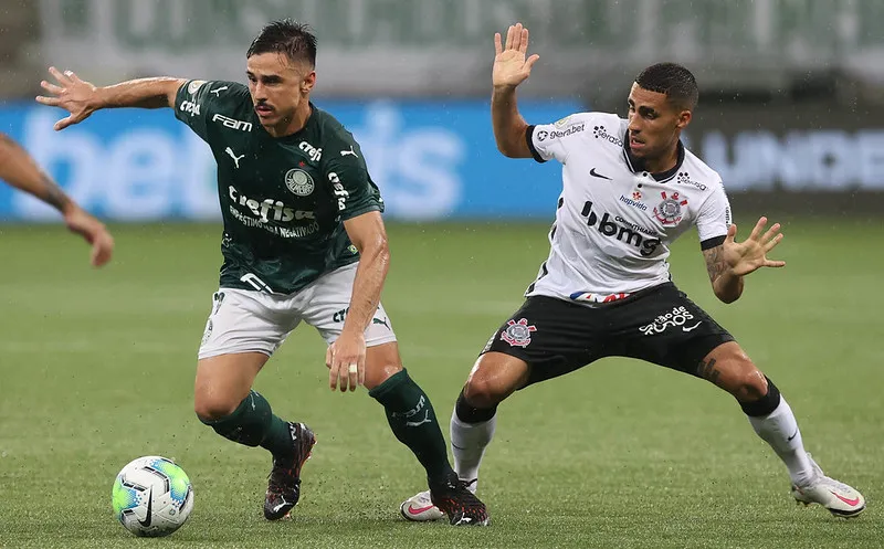 Palmeiras enfrenta Corinthians