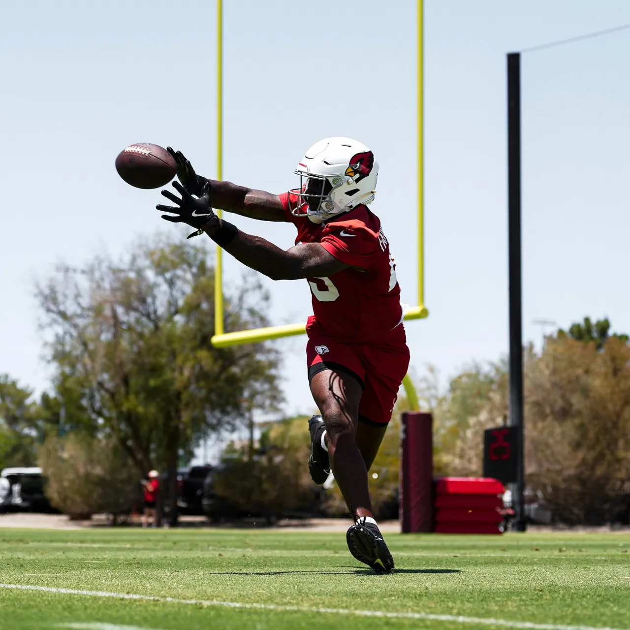 Rivaldo Fairweather busca estreia na NFL