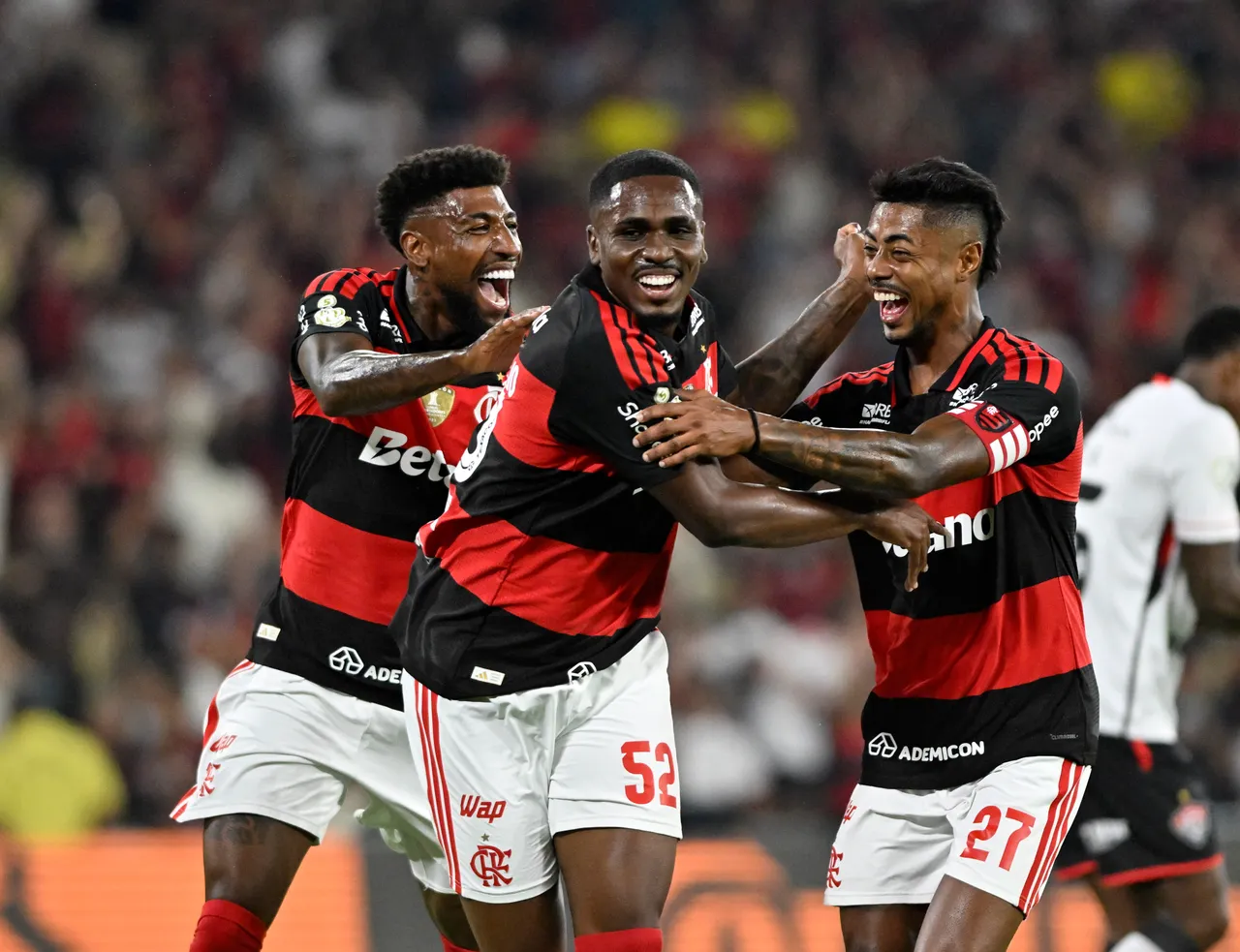 Flamengo luta contra ausência de Evertton Araújo para manter liderança