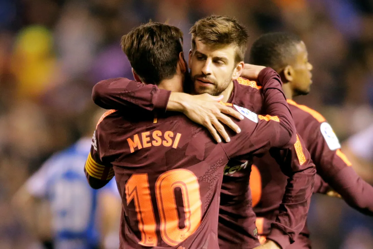 Piqué admite felicidade por Messi