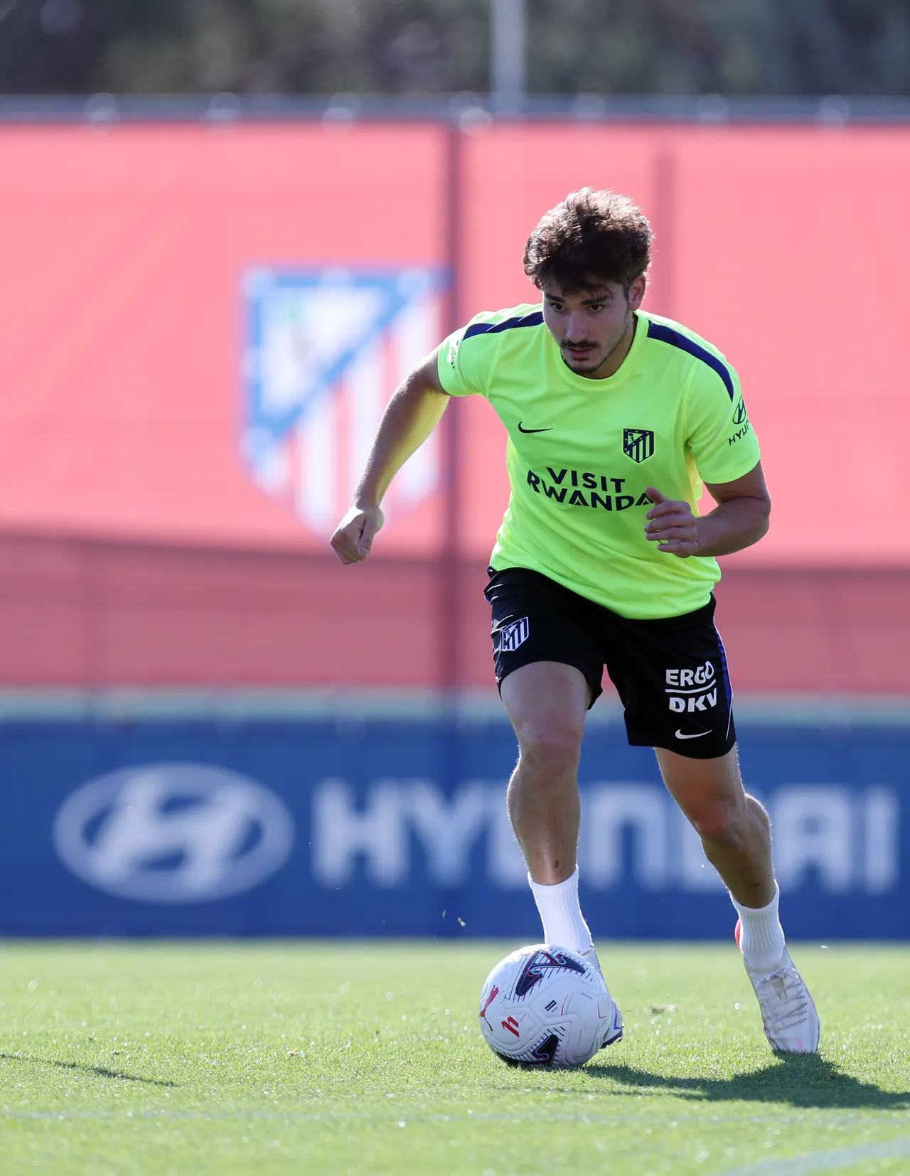 Atlético mantém Julian Álvarez e afasta oferta milionária