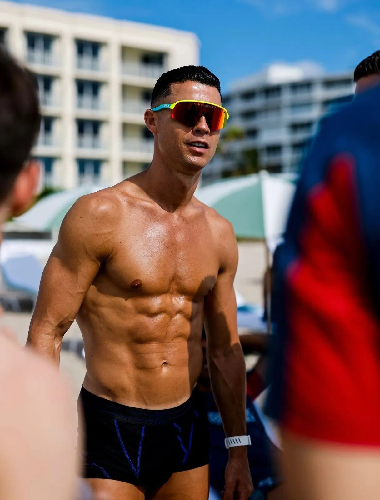 James elogia Ronaldo