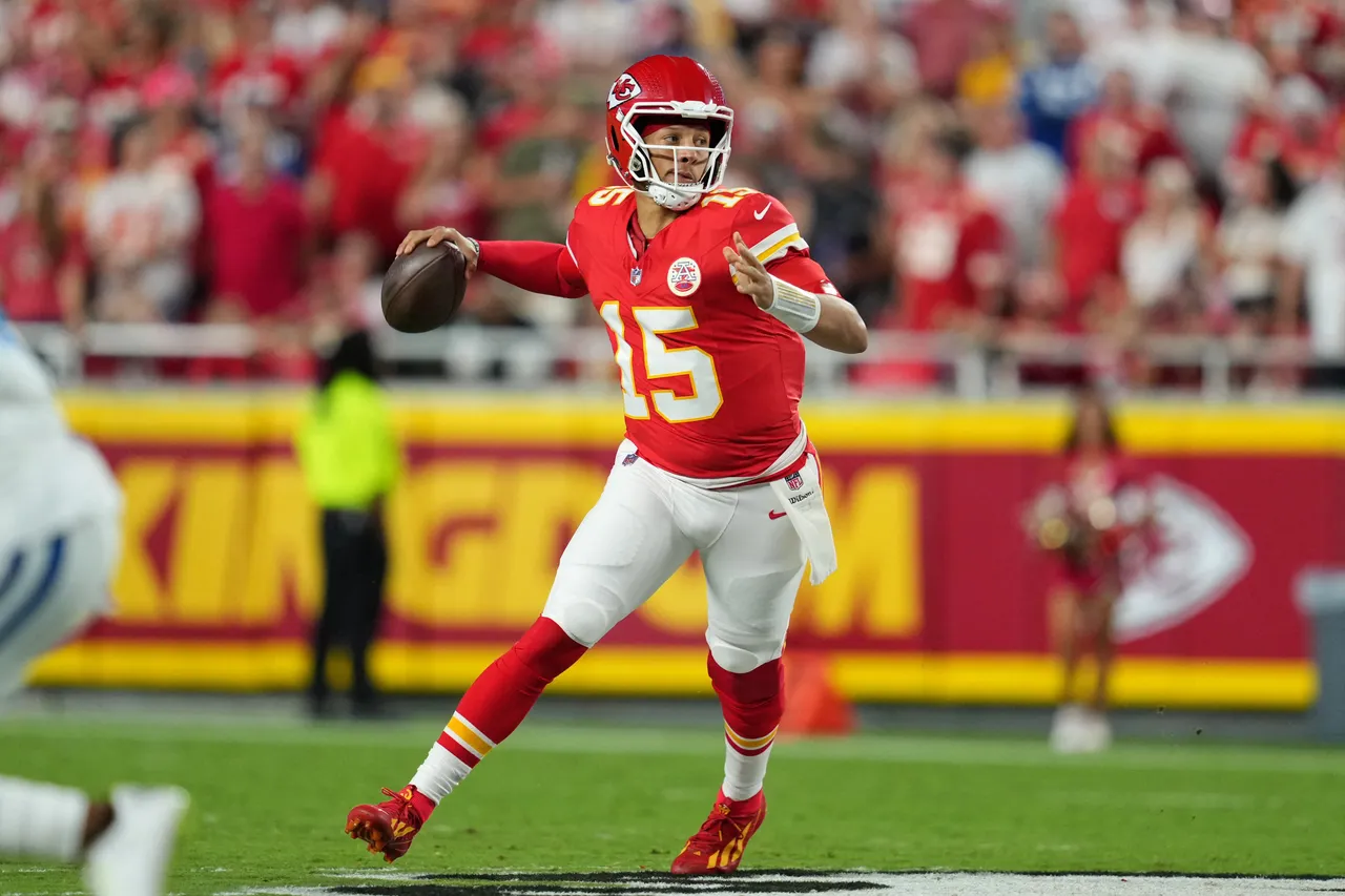Mahomes lidera Chiefs à vitória dramática sobre Colts na prorrogação